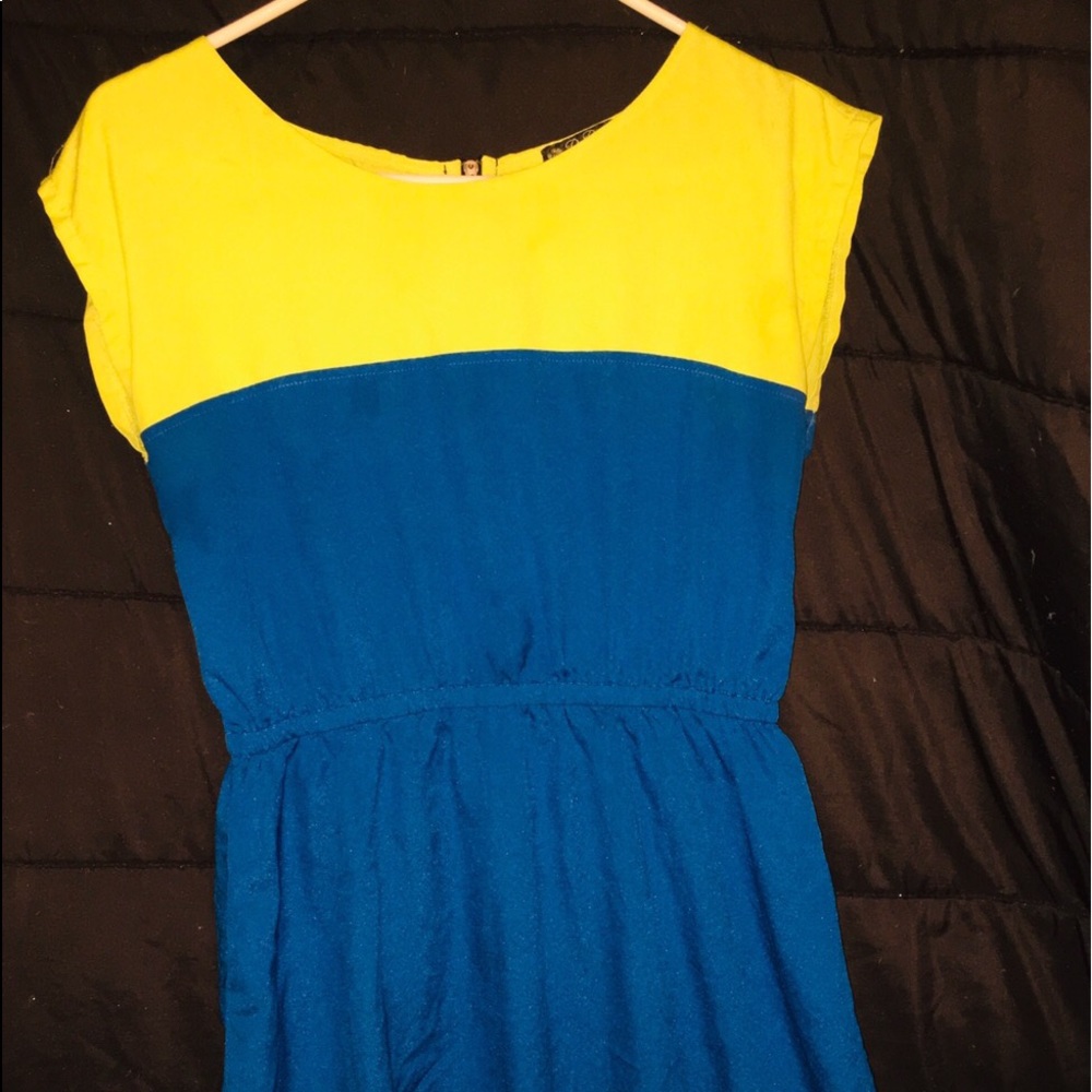 Color block zip up dress